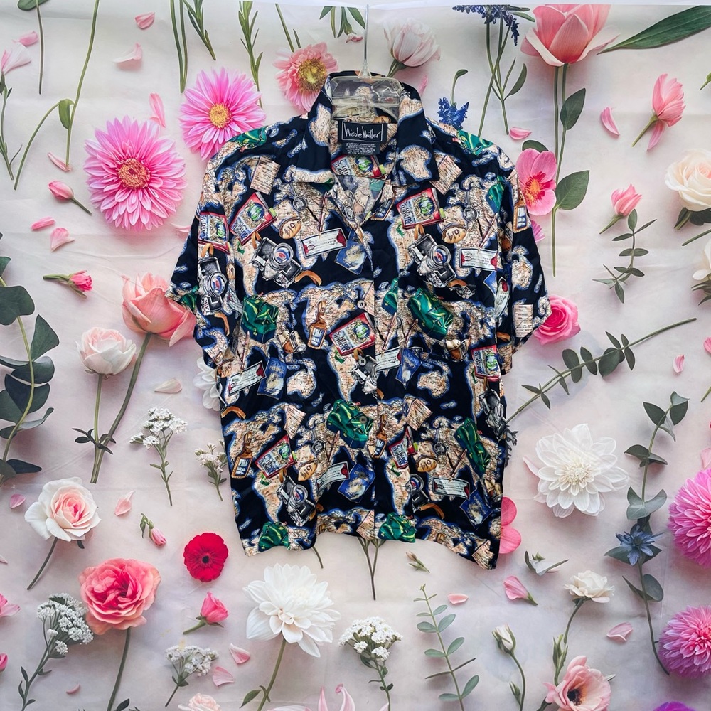 1994 Vintage 90’s Nicole Miller World Travel Allover Printed Button Down Shirt